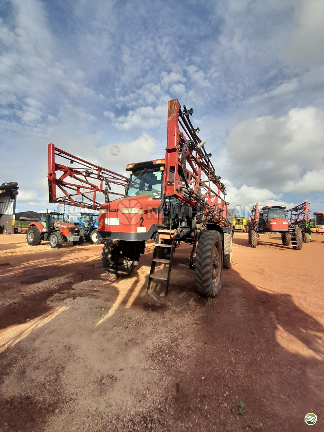 PULVERIZADOR CASE PATRIOT 350 Tração 4x4 Grão de Ouro - New Holland GURUPI TOCANTINS TO